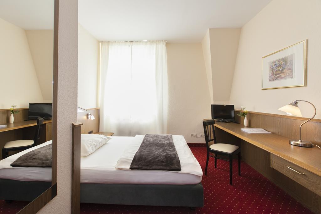 Brauhaus Manforter Hof Leverkusen Kamer foto