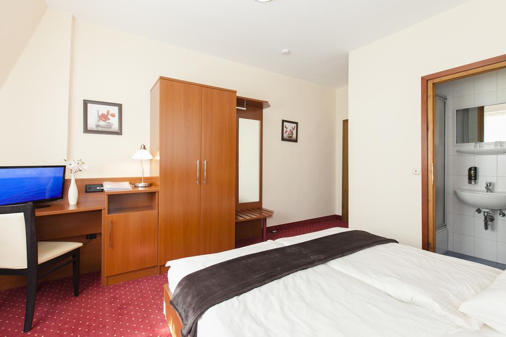 Brauhaus Manforter Hof Leverkusen Kamer foto